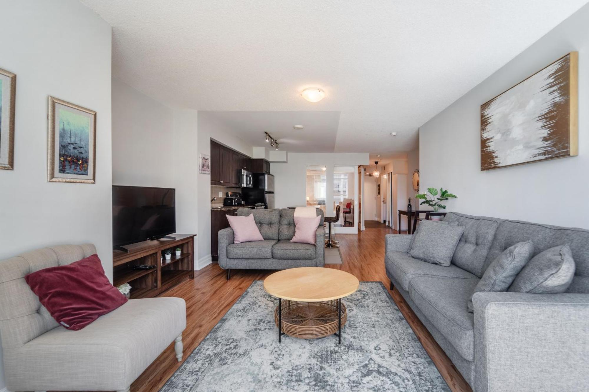 Spacious 2 Bedroom Plus Den, 2 Bath, Sleeps 5 With Balcony And Lakeview Downtown Toronto Condo מראה חיצוני תמונה